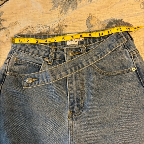 Princess Polly High Rise Jeans - Picture 3 of 5